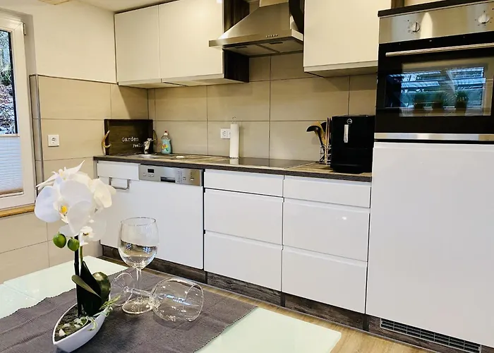 Semesterbostad Retreat With Private Garden