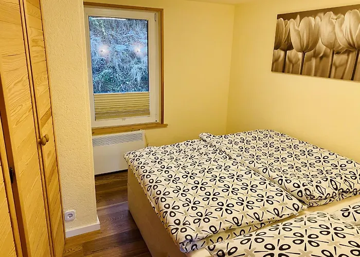 Semesterbostad Retreat With Private Garden *