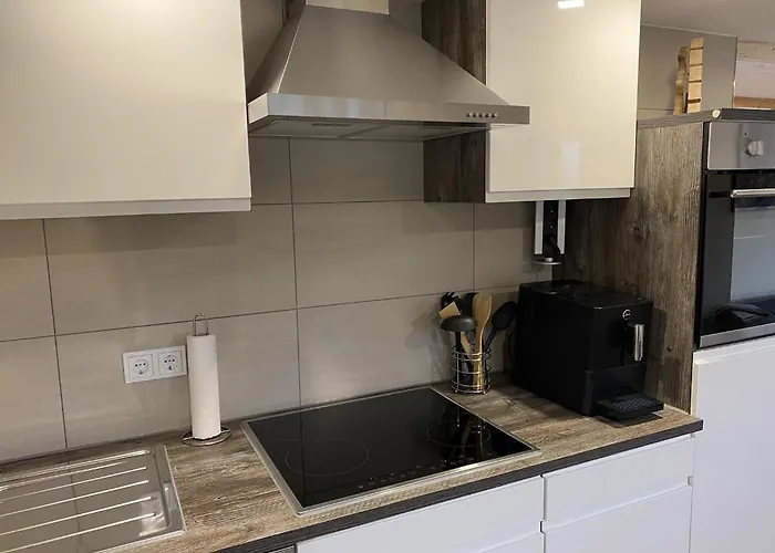 Semesterbostad Retreat With Private Garden