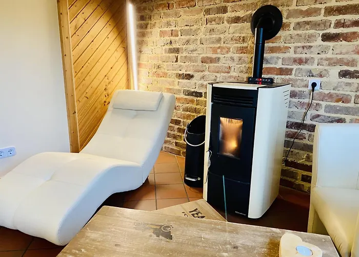 Semesterbostad Retreat With Private Garden *