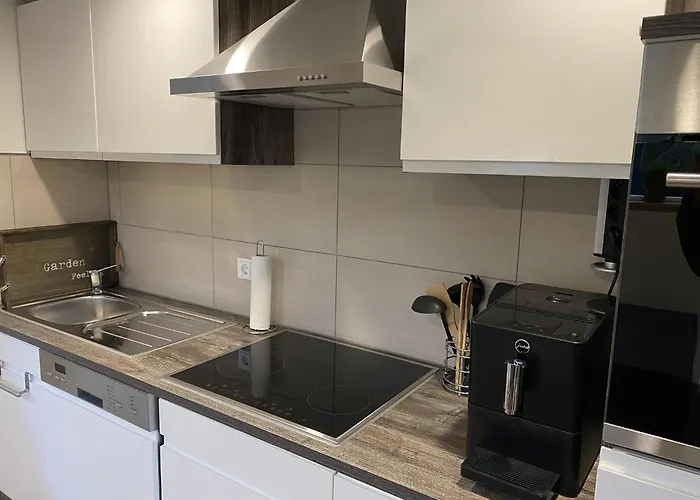 Retreat With Private Garden Semesterbostad Güntersberge